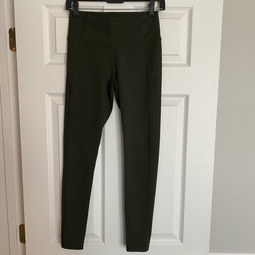 EUC Under Armour Full-Length Leggings